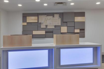 Holiday Inn Express & Suites Orlando International Airport - image 11