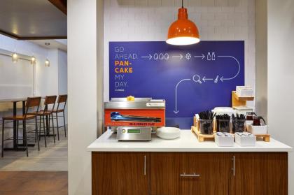 Holiday Inn Express & Suites Orlando International Airport - image 18