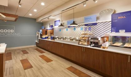 Holiday Inn Express & Suites Orlando International Airport - image 19