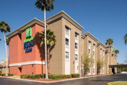 Holiday Inn Express & Suites Orlando International Airport - image 2