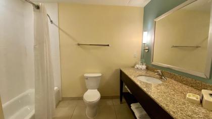 Holiday Inn Express Hotel & Suites Orlando East-Ucf Area - image 4