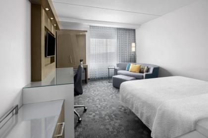 Courtyard by Marriott Orlando South/Grande Lakes Area - image 10