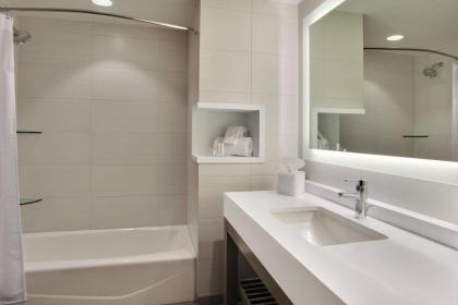 Courtyard by Marriott Orlando South/Grande Lakes Area - image 14