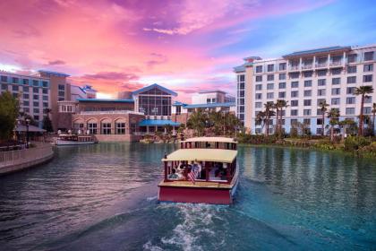 Loews Sapphire Falls Resort at Universal Orlando - image 2