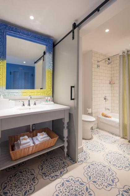 Loews Sapphire Falls Resort at Universal Orlando - image 5