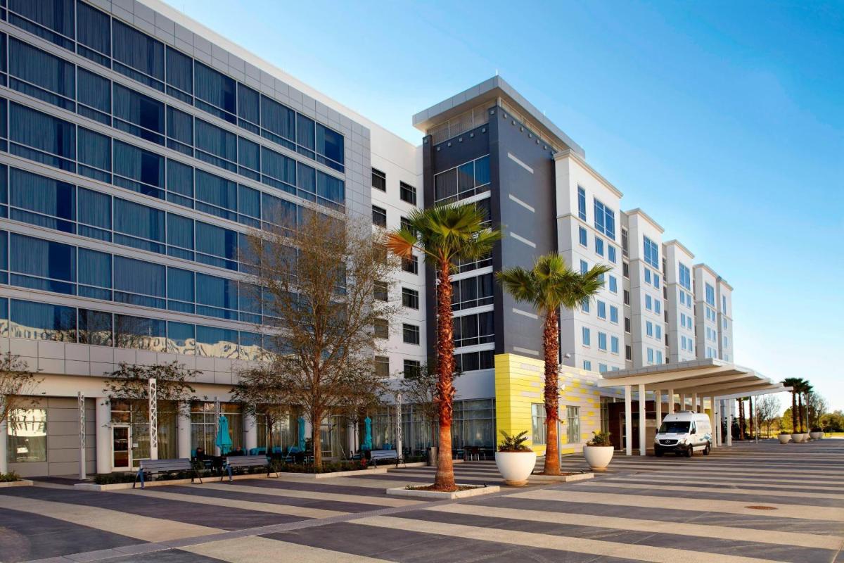 Courtyard by Marriott Orlando Lake Nona - image 3