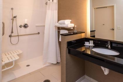 Fairfield Inn & Suites by Marriott Orlando East/UCF Area - image 16