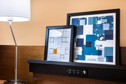 Fairfield Inn & Suites by Marriott Orlando East/UCF Area - image 17