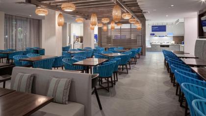 Holiday Inn Express & Suites Orlando At Seaworld - image 18