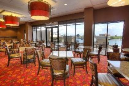 The Suites at Ramada Plaza - image 14
