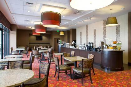 The Suites at Ramada Plaza - image 7