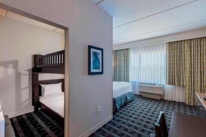 TownePlace Suites by Marriott Orlando at SeaWorld - image 9