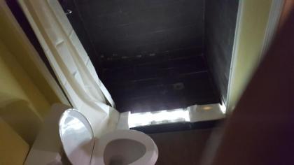 Budget Motel - image 16