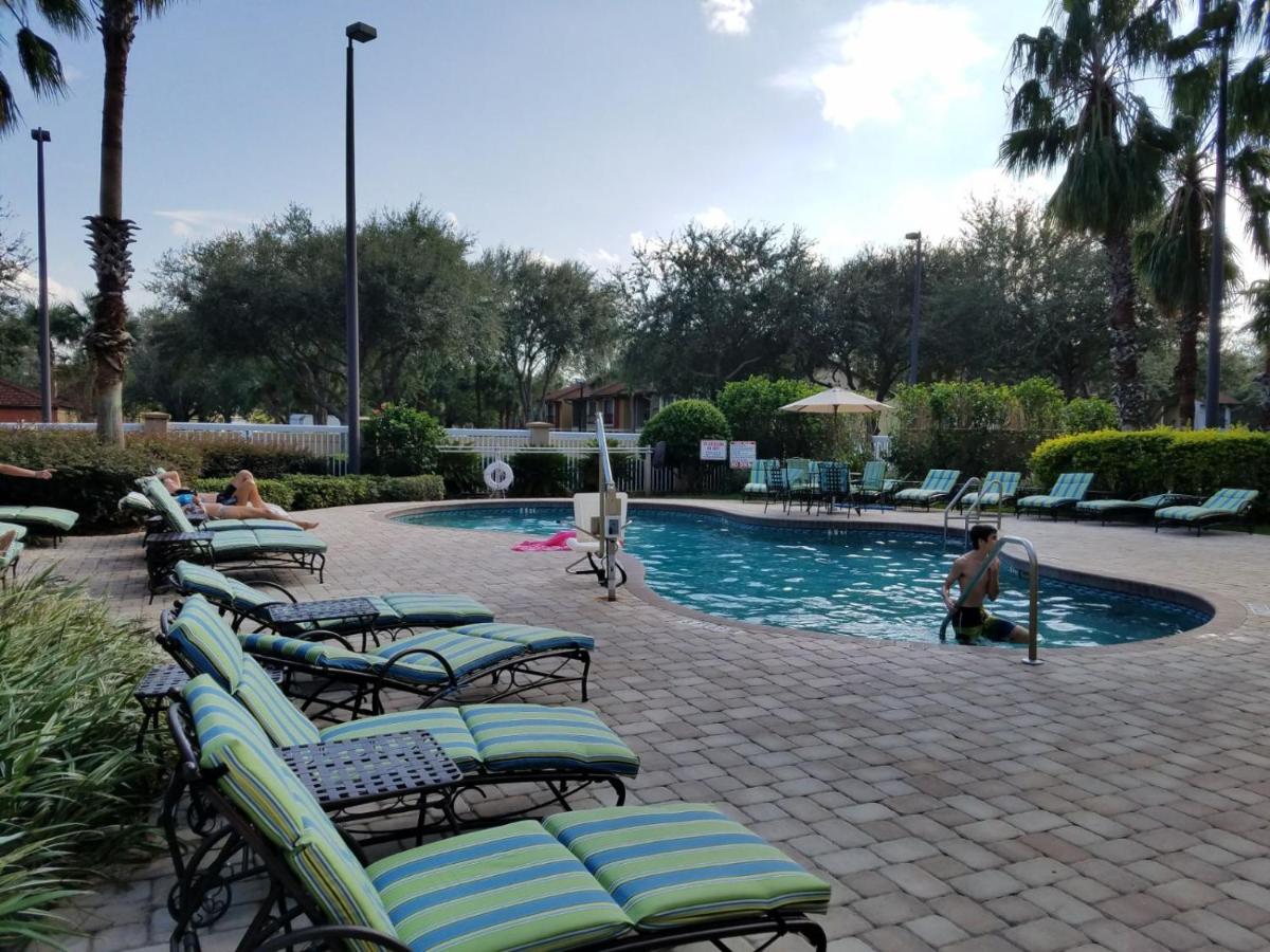 Lake Buenavista Apartments close to Disney - image 2