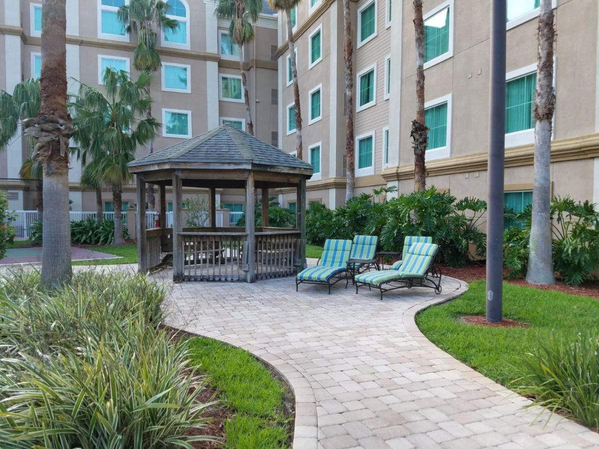 Lake Buenavista Apartments close to Disney - image 3