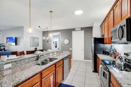 Vero`s Gem Condo - image 11