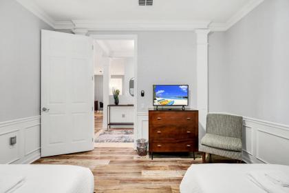 Vero`s Gem Condo - image 19