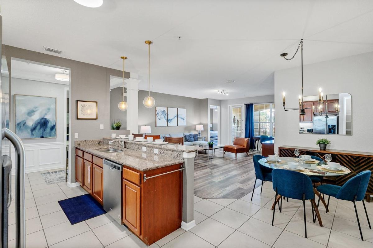 Vero`s Gem Condo - image 2