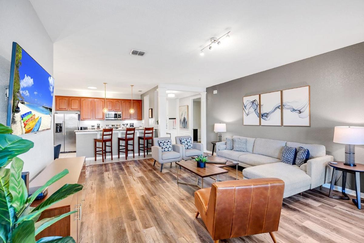 Vero`s Gem Condo - image 4