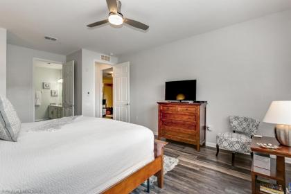 Miranda's Gem Condo - image 11