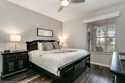 Miranda's Gem Condo - image 16