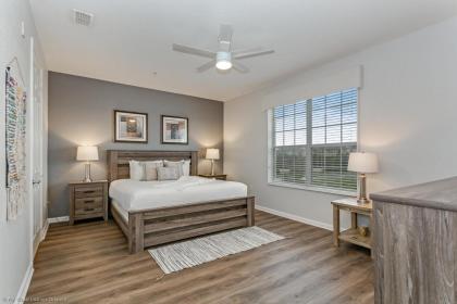 Spring Lakeview Condo - image 13
