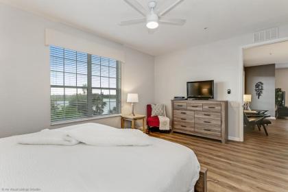 Spring Lakeview Condo - image 14