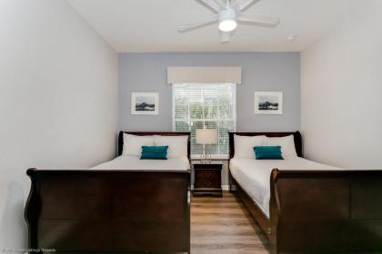 Spring Lakeview Condo - image 17