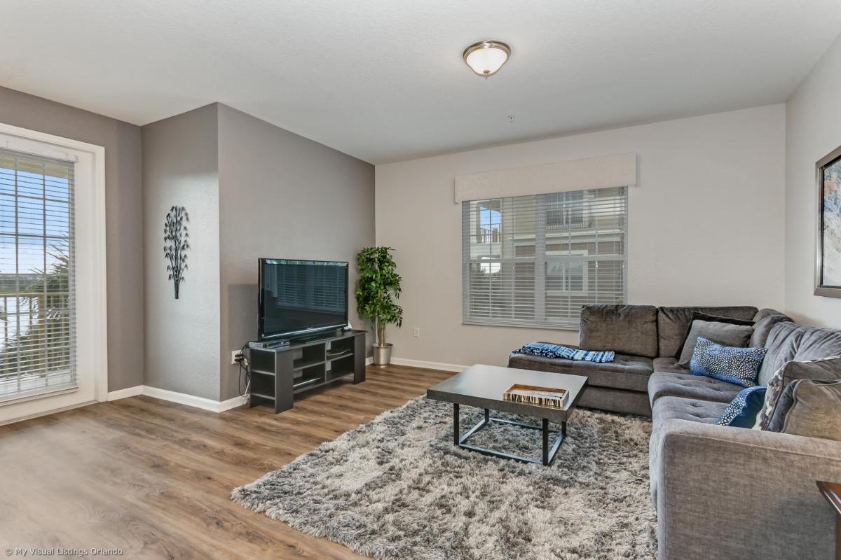 Spring Lakeview Condo - image 2
