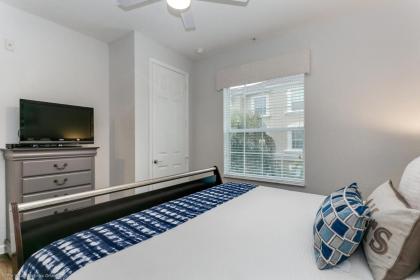 Spring Lakeview Condo - image 21