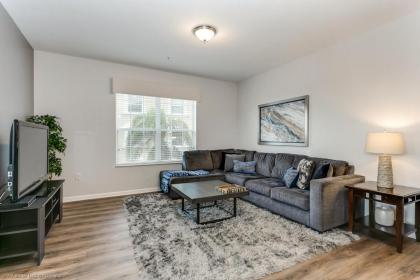 Spring Lakeview Condo - image 3