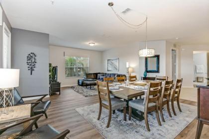 Spring Lakeview Condo - image 6