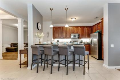 Spring Lakeview Condo - image 9