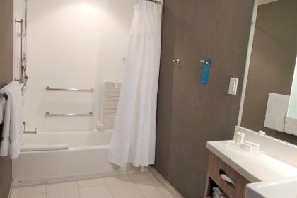 SpringHill Suites by Marriott Orlando at Millenia - image 10