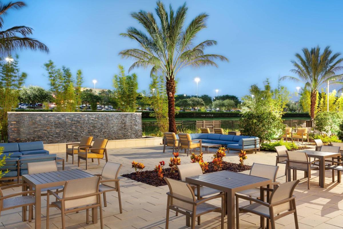 SpringHill Suites by Marriott Orlando at Millenia - image 6