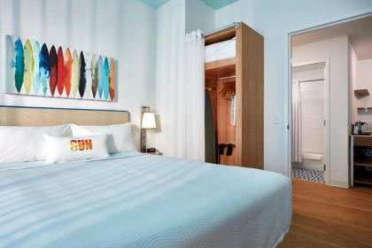 Universal's Endless Summer Resort - Surfside Inn and Suites - image 15