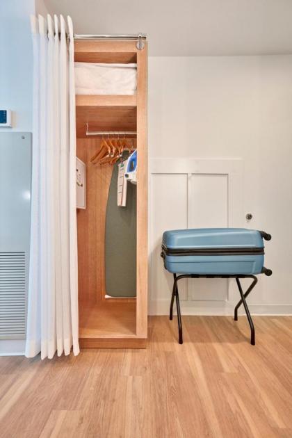 Universal's Endless Summer Resort - Surfside Inn and Suites - image 27