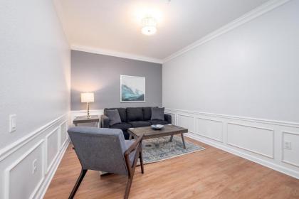 Casa Lucia Lakeview Condo - image 11