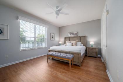 Casa Lucia Lakeview Condo - image 14
