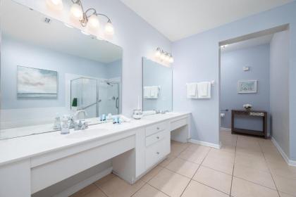 Casa Lucia Lakeview Condo - image 19