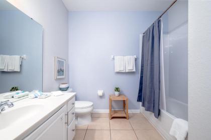 Casa Lucia Lakeview Condo - image 25
