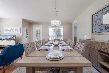Casa Lucia Lakeview Condo - image 4