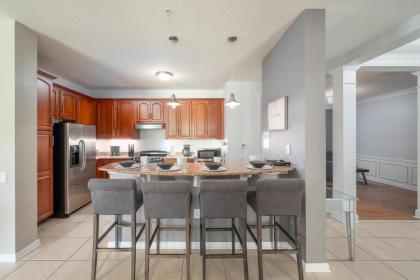 Casa Lucia Lakeview Condo - image 5
