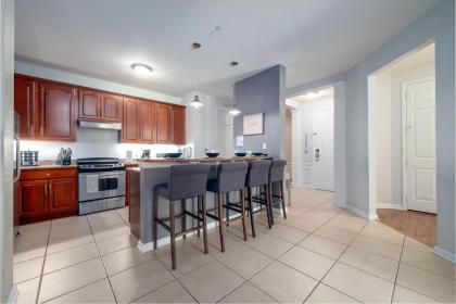 Casa Lucia Lakeview Condo - image 6