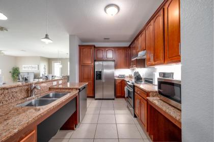 Casa Lucia Lakeview Condo - image 7