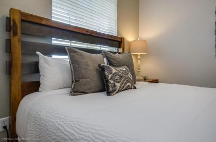 Santiago's Corner Condo - image 12