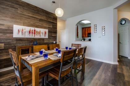 Santiago's Corner Condo - image 5
