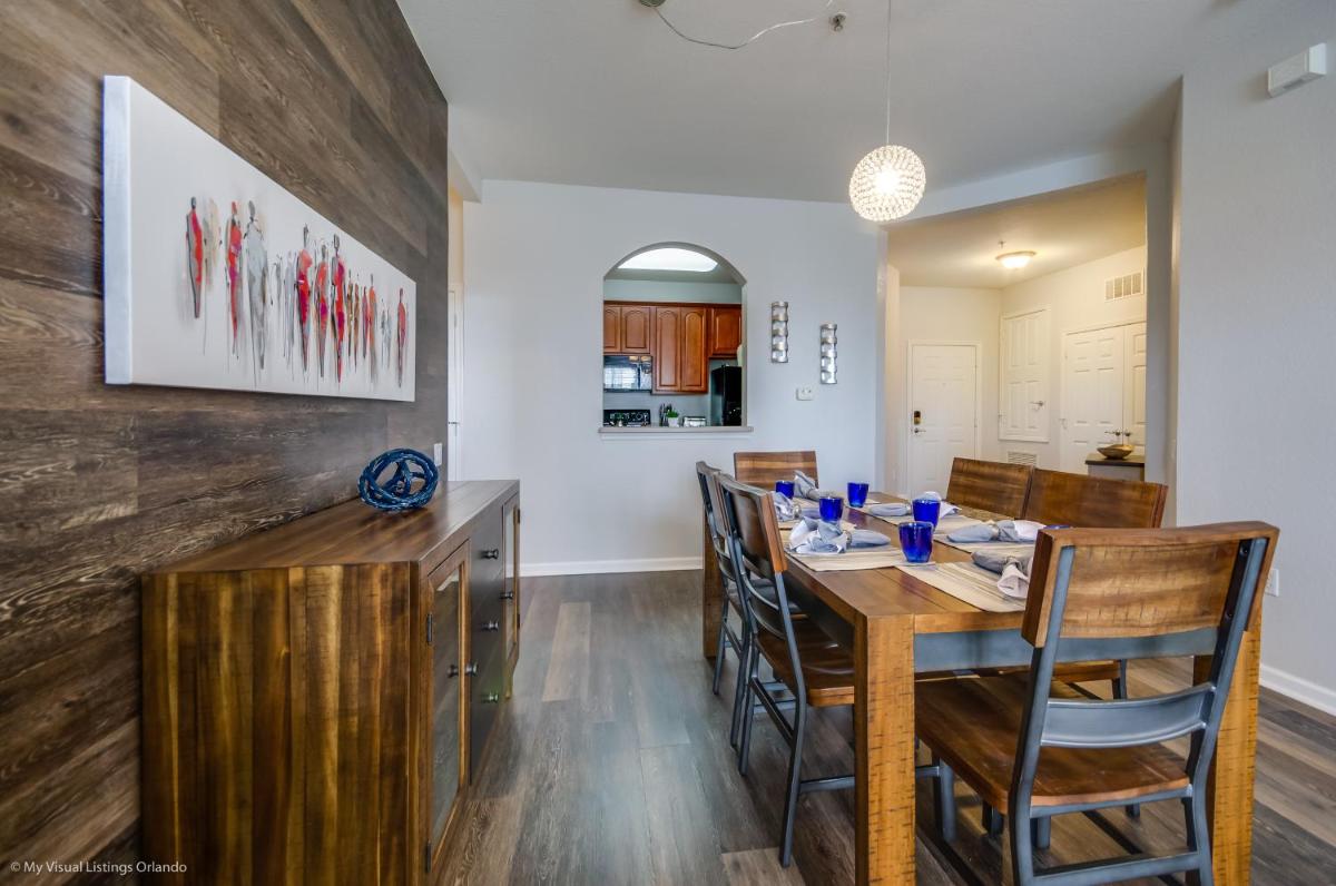 Santiago's Corner Condo - image 6