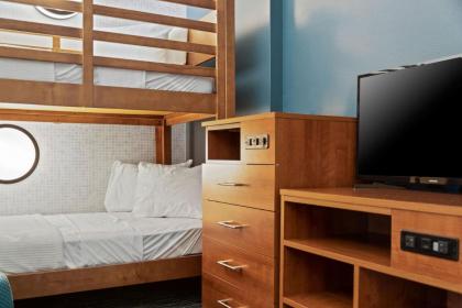 Holiday Inn Express Orlando - Lake Buena Vista Area - image 25