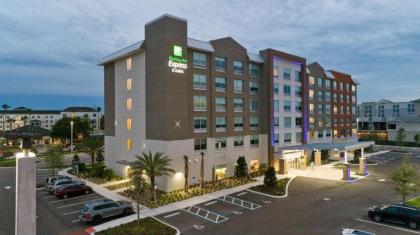 Holiday Inn Express Orlando - Lake Buena Vista Area - image 3